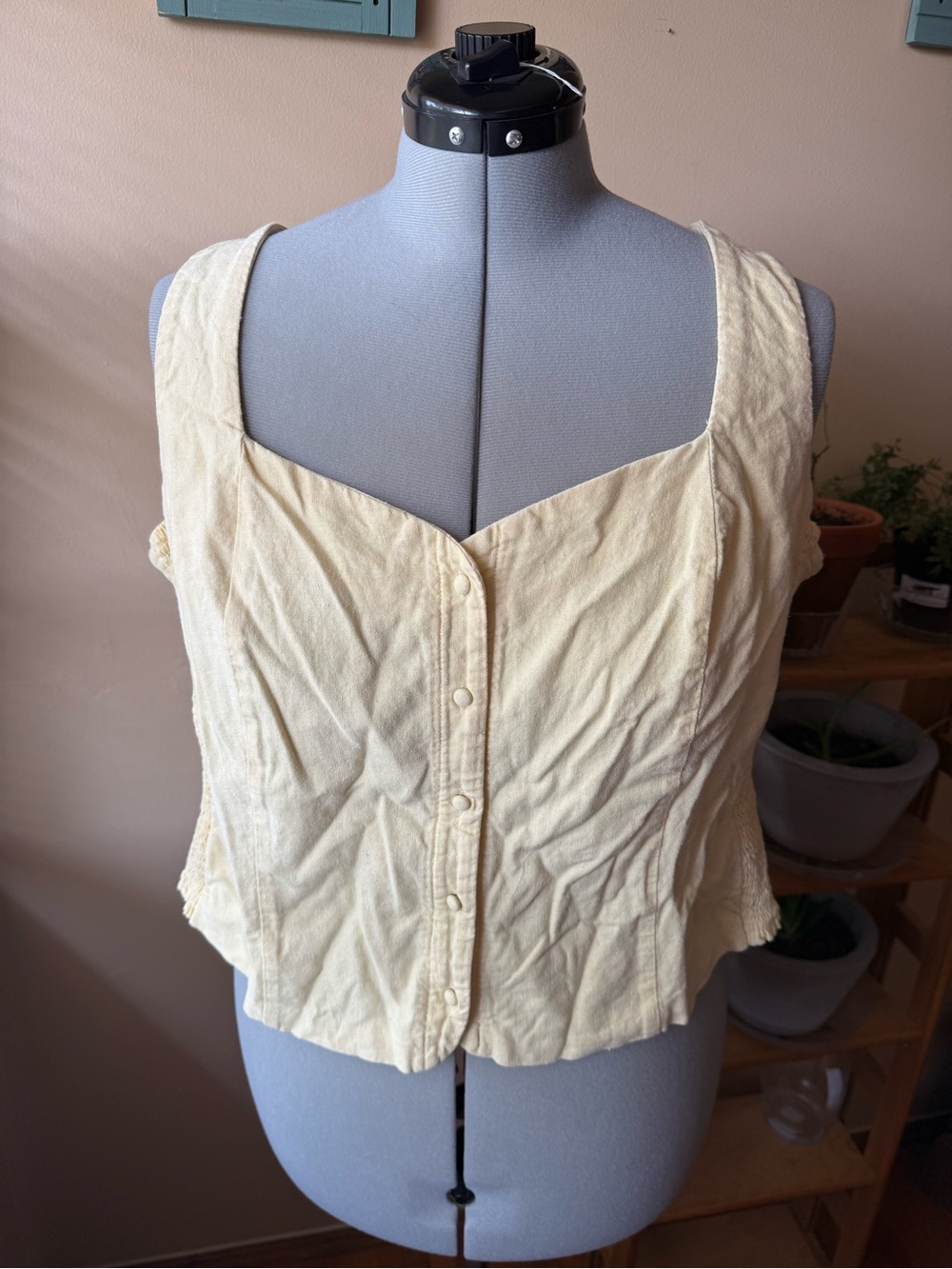 Old Navy yellow Cream Button-Front Cropped top